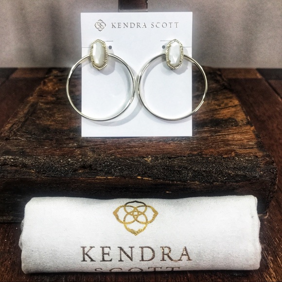 NWT Kendra Scott Mayra Gold Hoops in Ivory MOP!